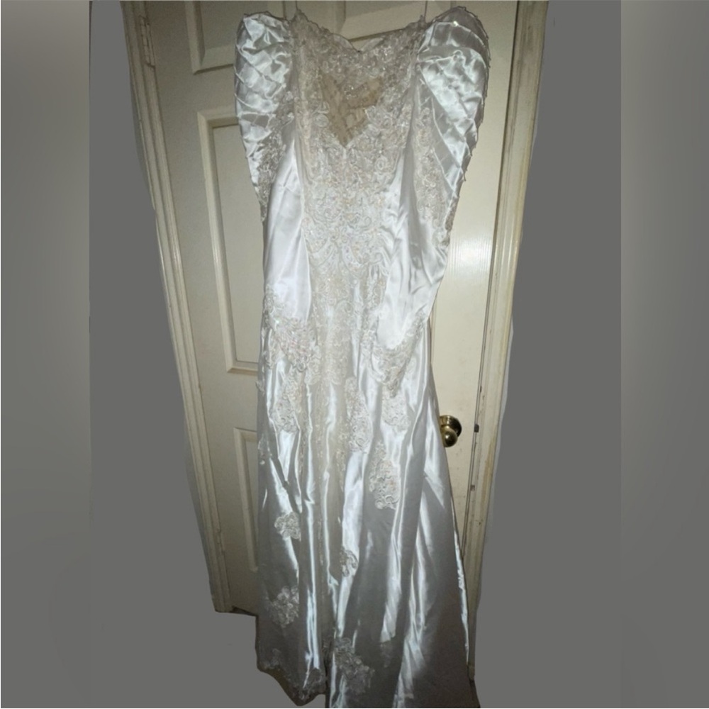 Elegant Vintage Wedding Dress Size 6